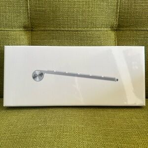 Apple Wireless Keyboard MC184LL/B A1314